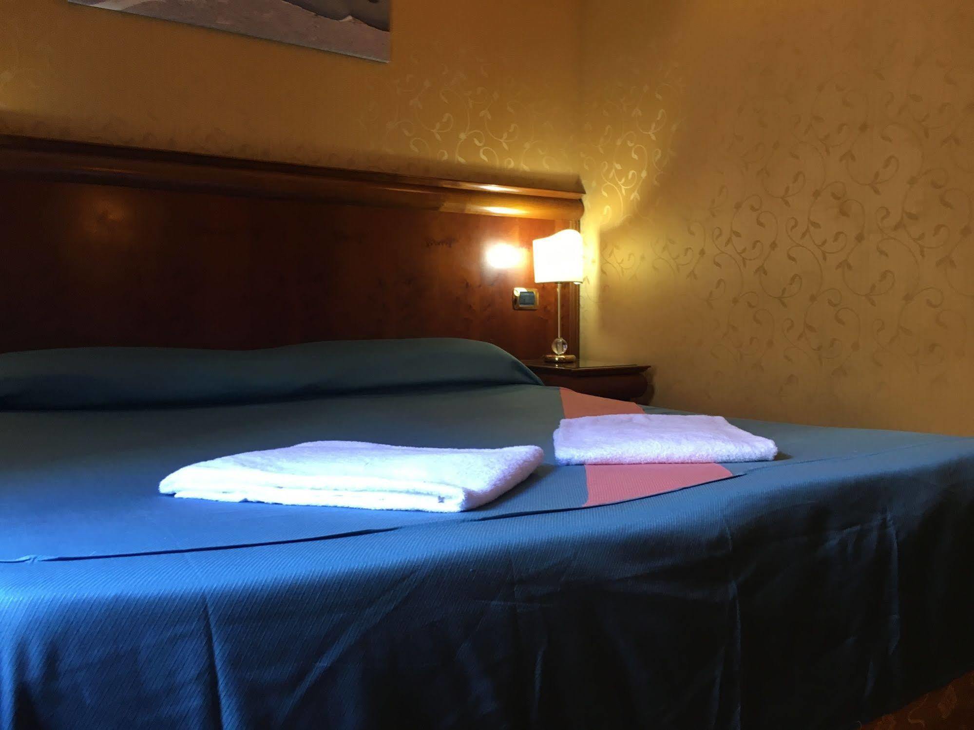 Hotel Divine Ρώμη Εξωτερικό φωτογραφία