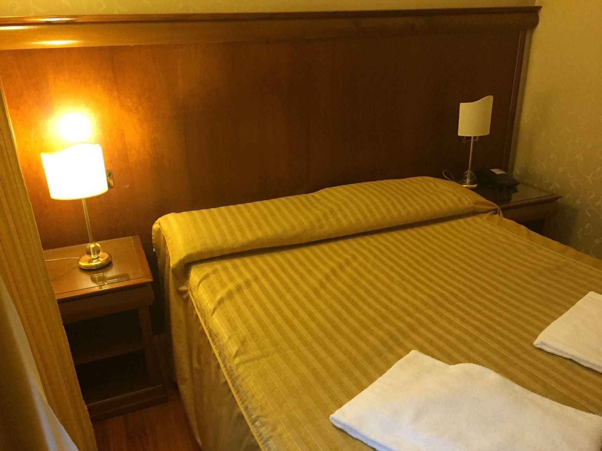 Hotel Divine Ρώμη Εξωτερικό φωτογραφία